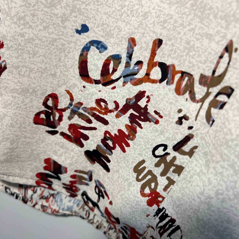 NIC + ZOE Scattered Letters V Neck Blouse Small Change the World - Picture 3 of 8